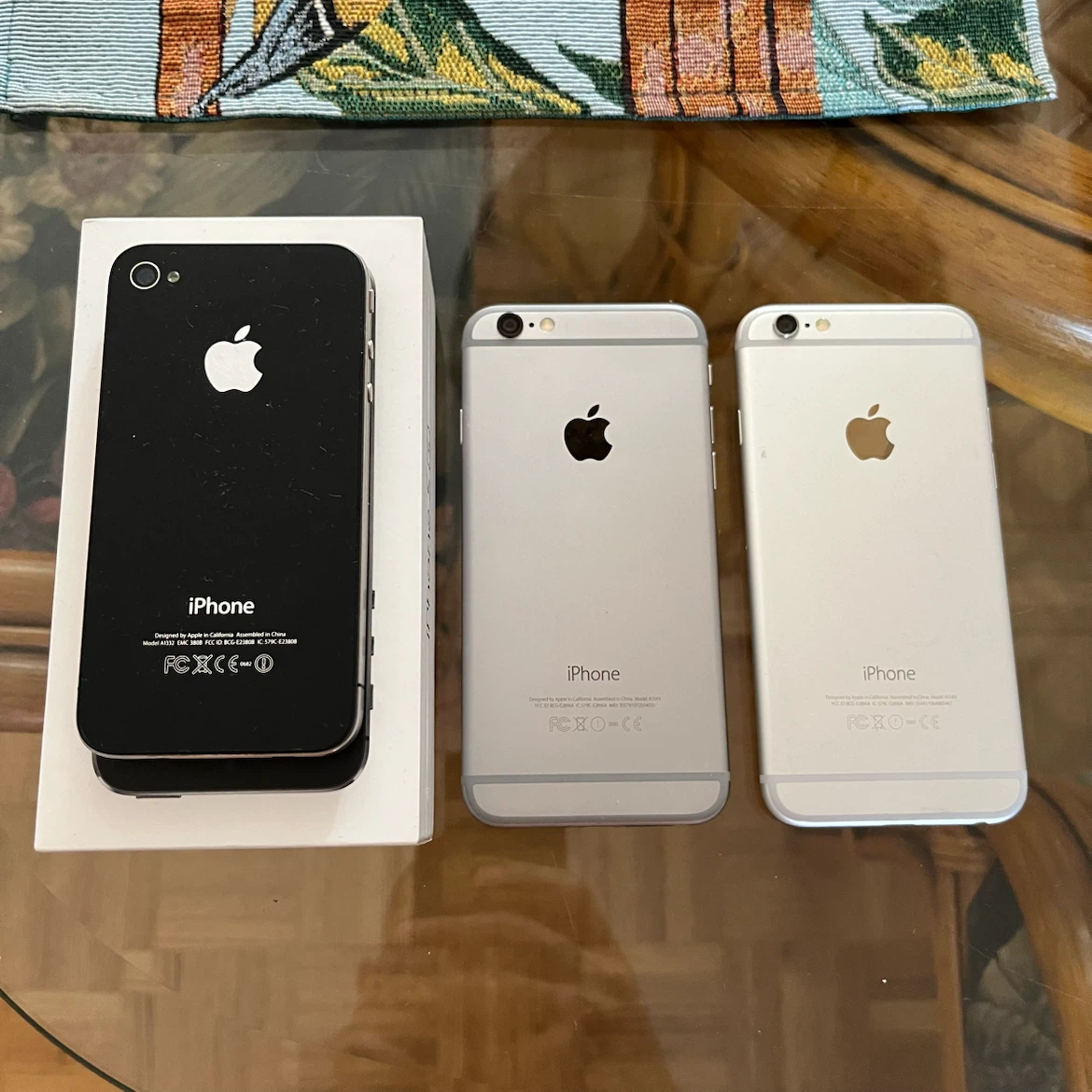 iPhone 4, iPhone 6, iPhone 6s (for parts or repair) - photo 2