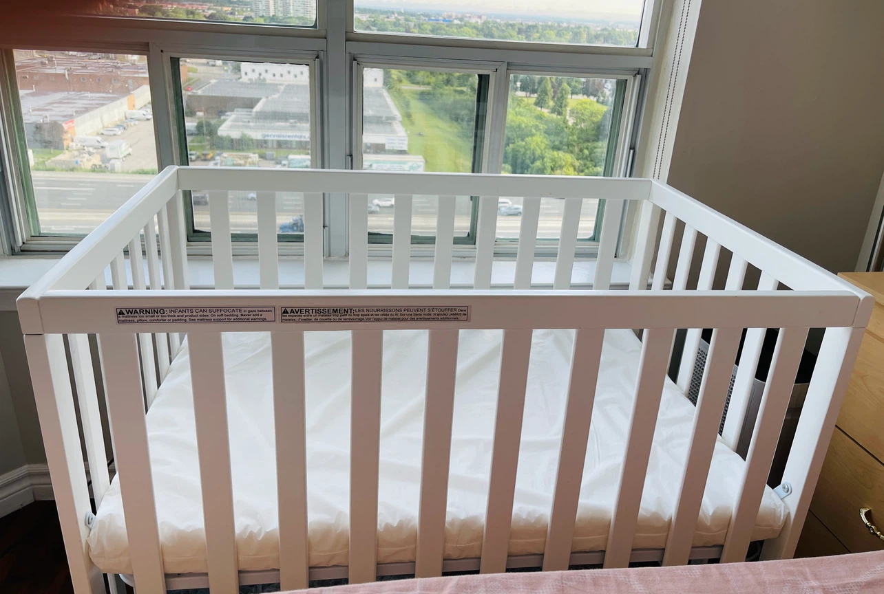 White Baby Crib with Mattress