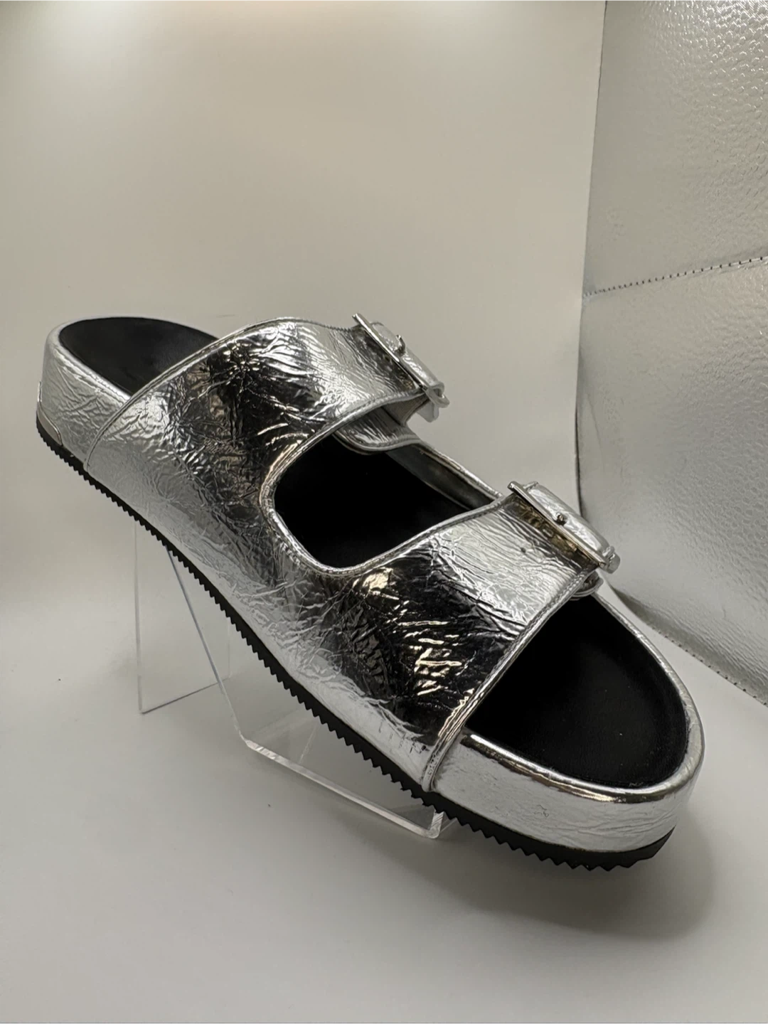 7 - Like NEW! DKNY Silver Double Buckle Slides - photo 3