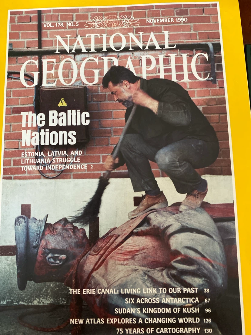 National Geographic Magazines - 1990 Collection - photo 4