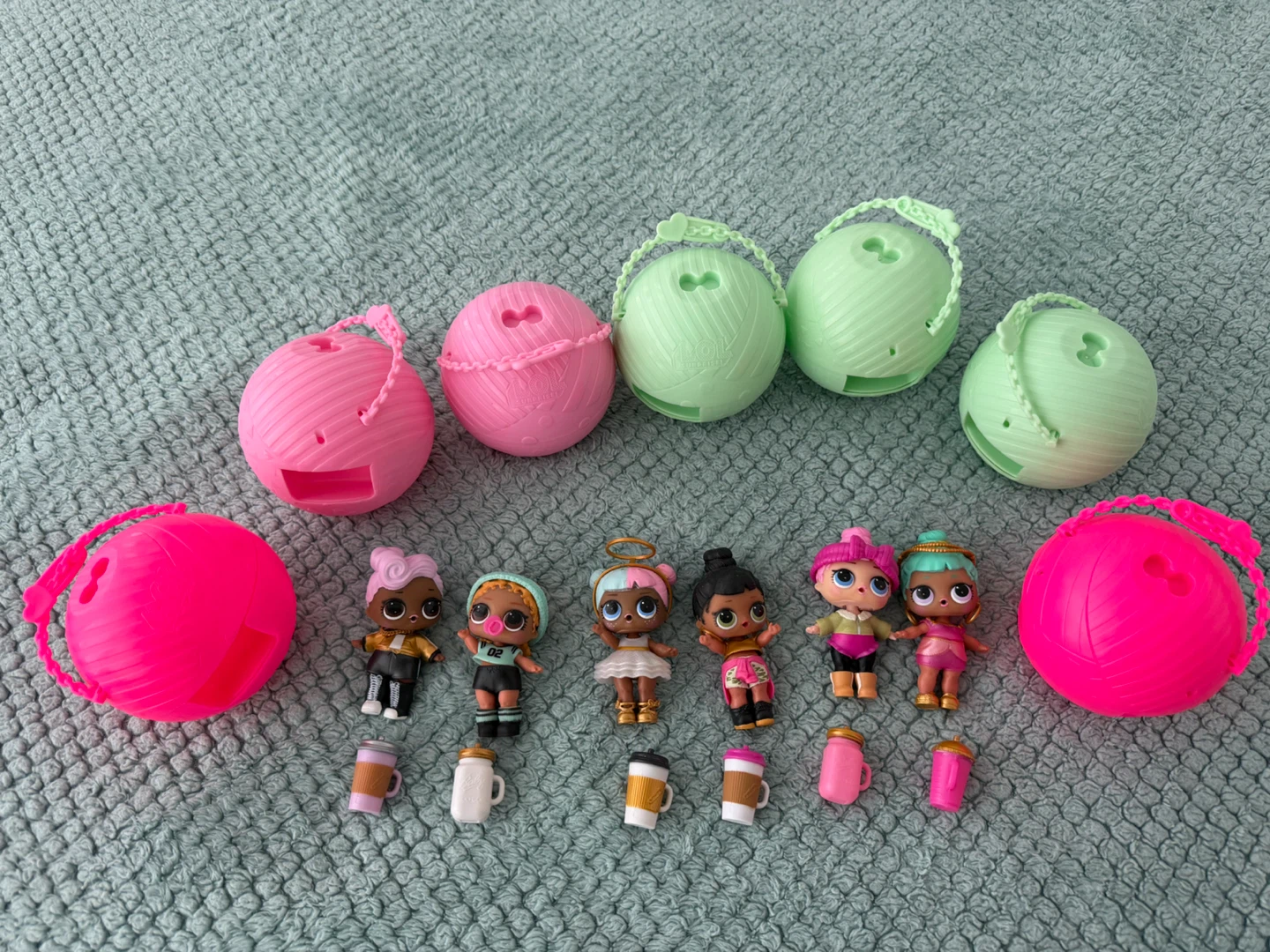 Moving sales:LOL Surprise Dolls( 6 dolls with 7 balls case) - photo 5