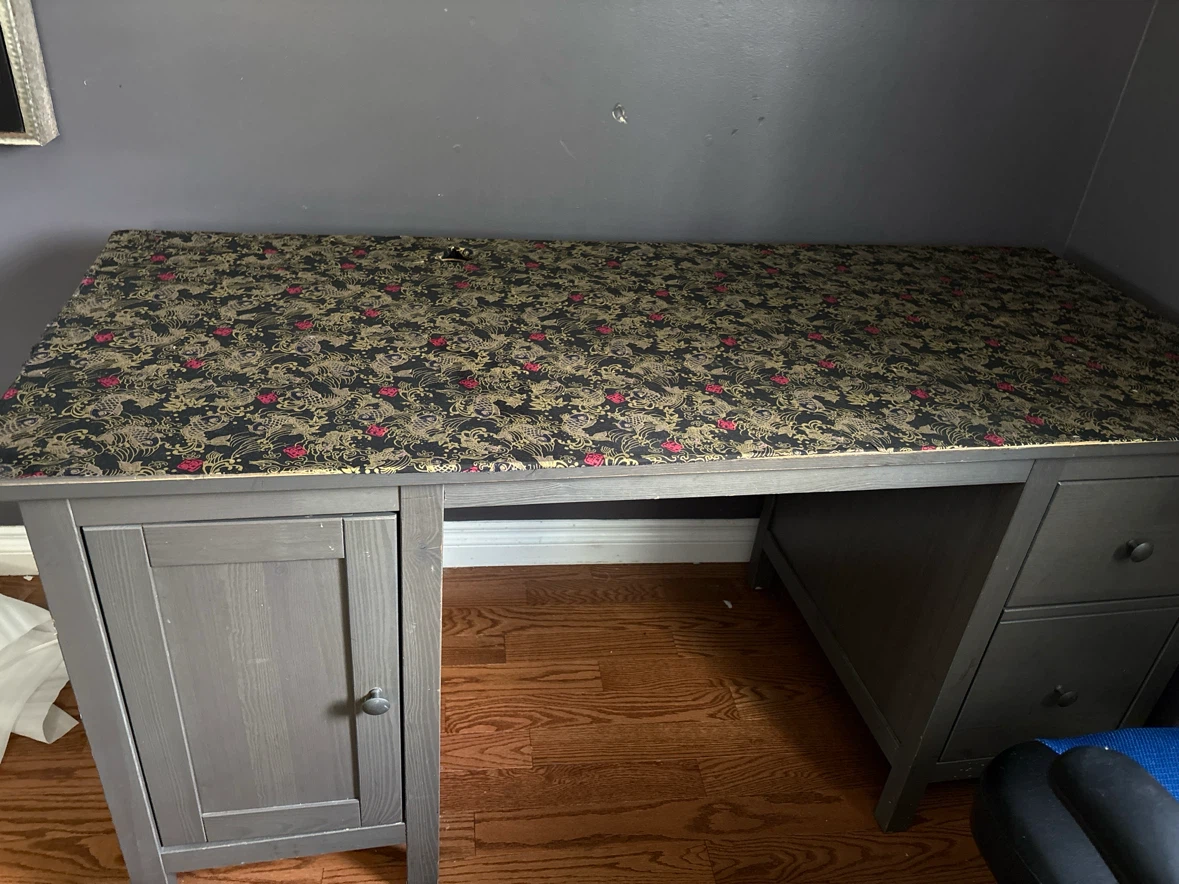 Grey long desk lots of space top