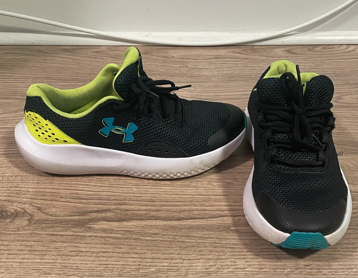 Under Armour Shoes size  6.5 Youth - photo 4