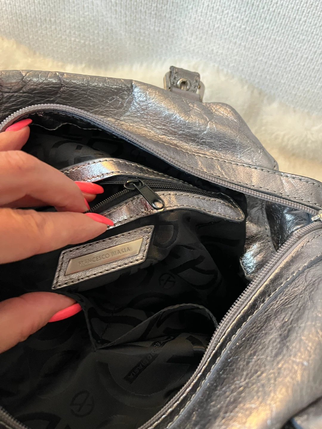 Francesco Biasia Genuine Leather Silver Handbag - photo 3