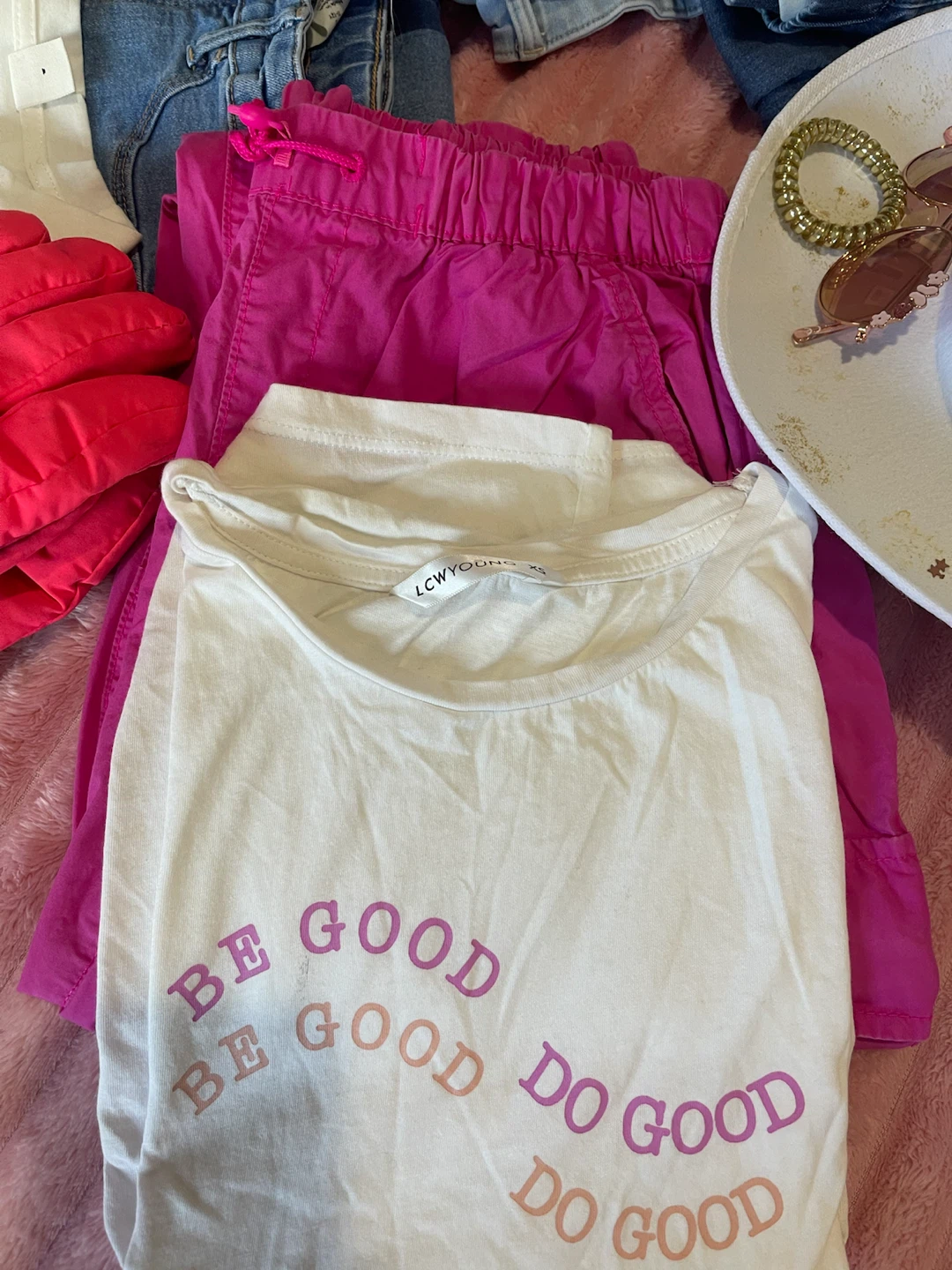Girls dress jeans t-shirt gloves hat - photo 5