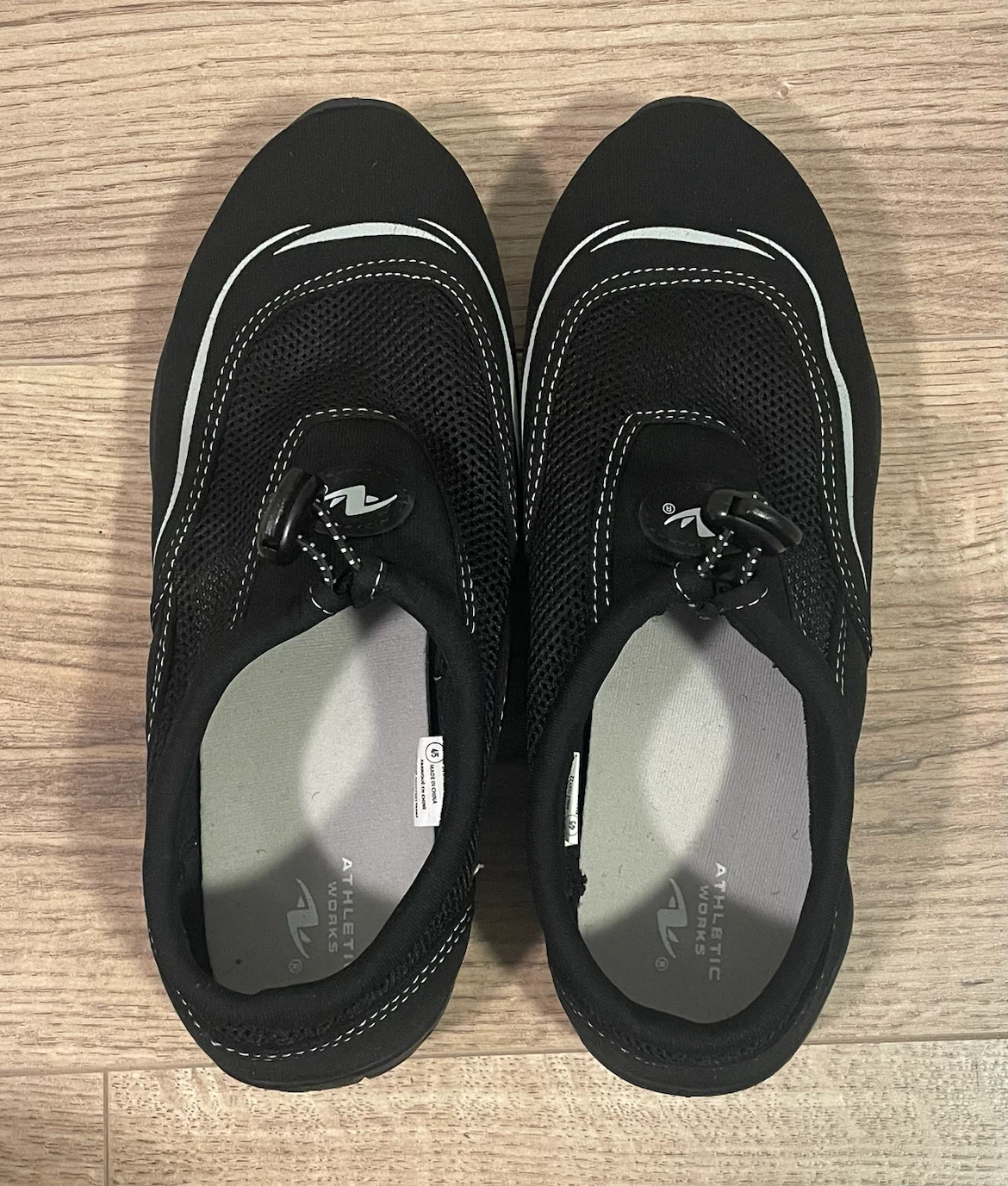 Athletic Works Black Water Shoes size 4/5 - photo 4