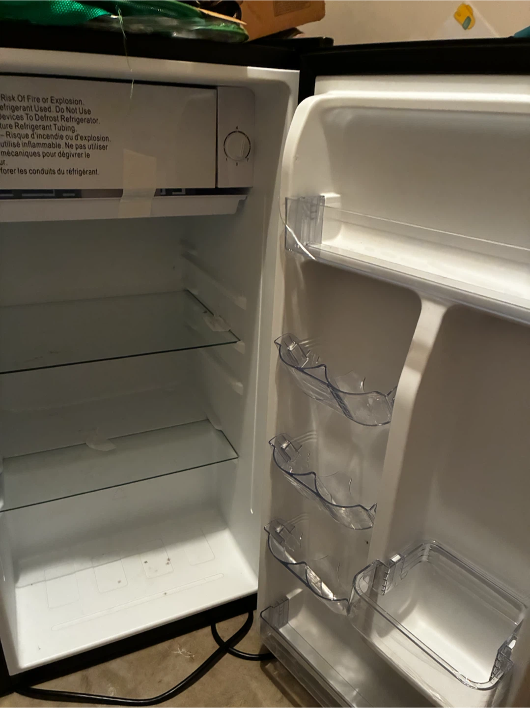 Hamilton Beach Mini Fridge - photo 3