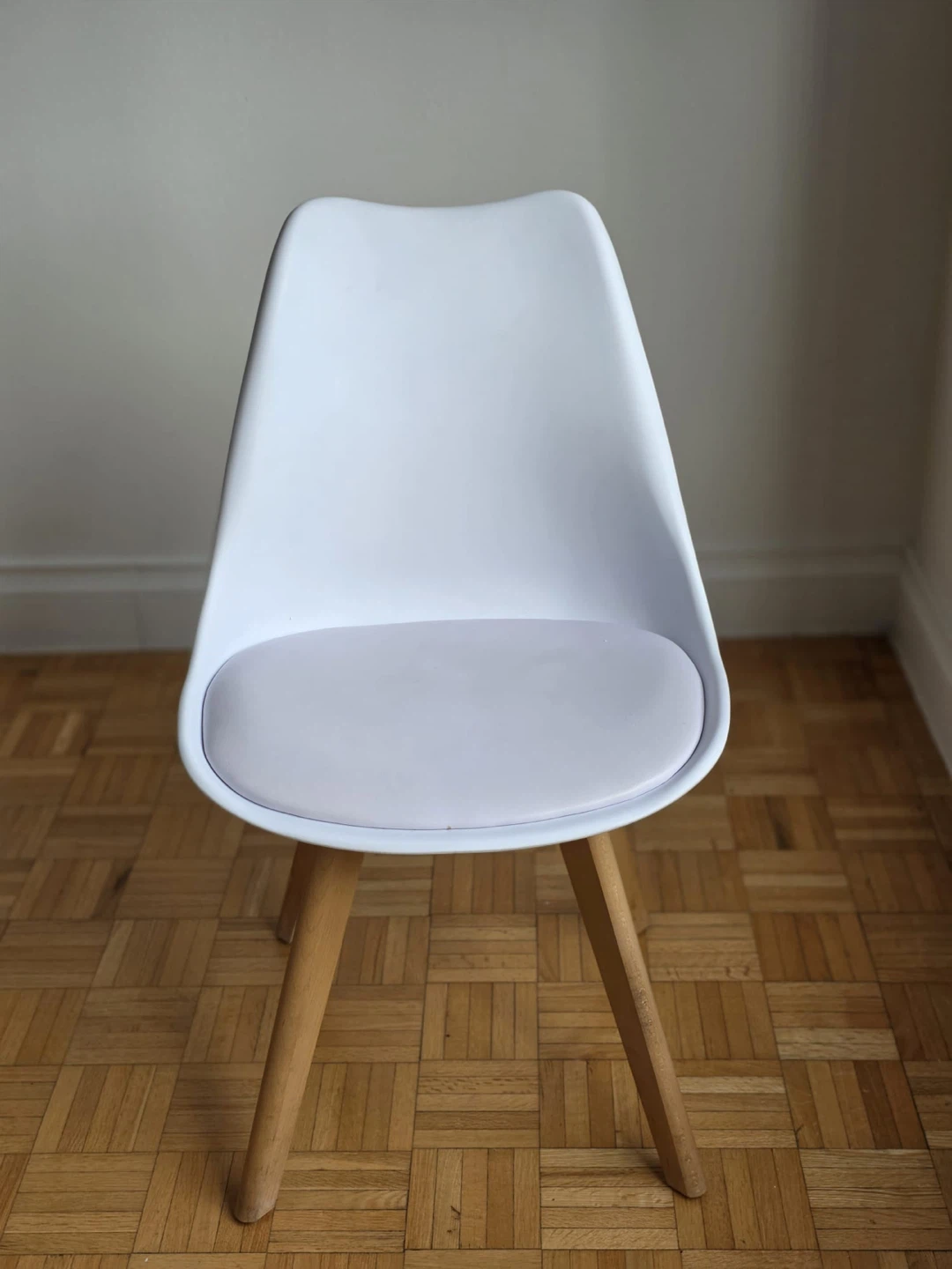 White Round Dining Table with 4 Chairs - photo 3