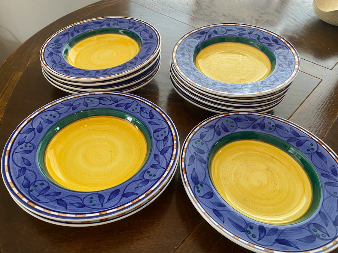 Set of 12 plates