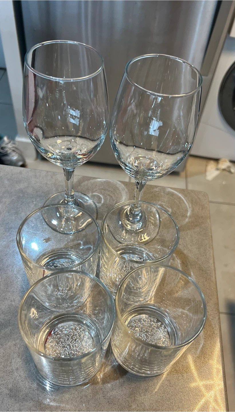 Set of 2 Wine Glasses and 4 Tumblers