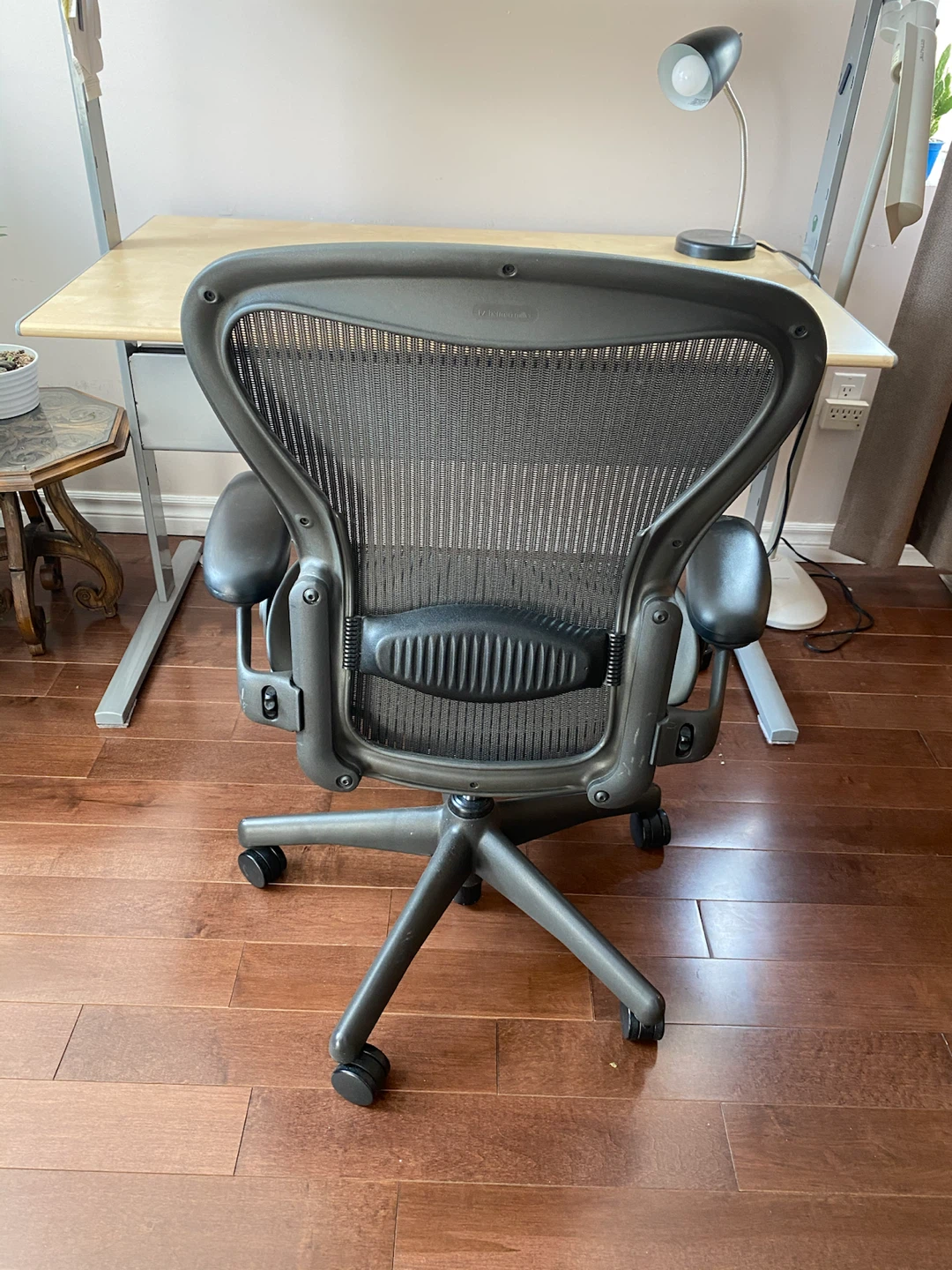 Herman Miller Aeron Chair - photo 3