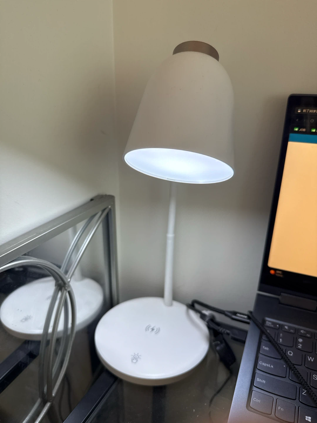 White LED 3 color tone Desk Lamp with Wireless Charger