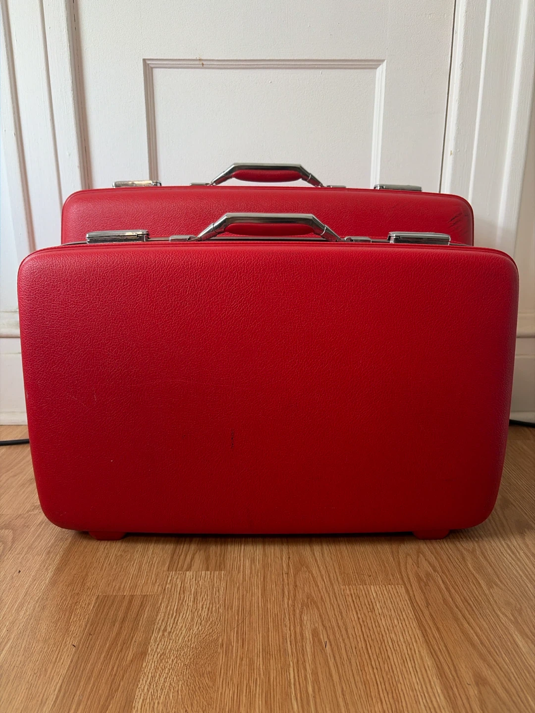 Vintage Red American Tourister Luggage (2-Piece with Key!)