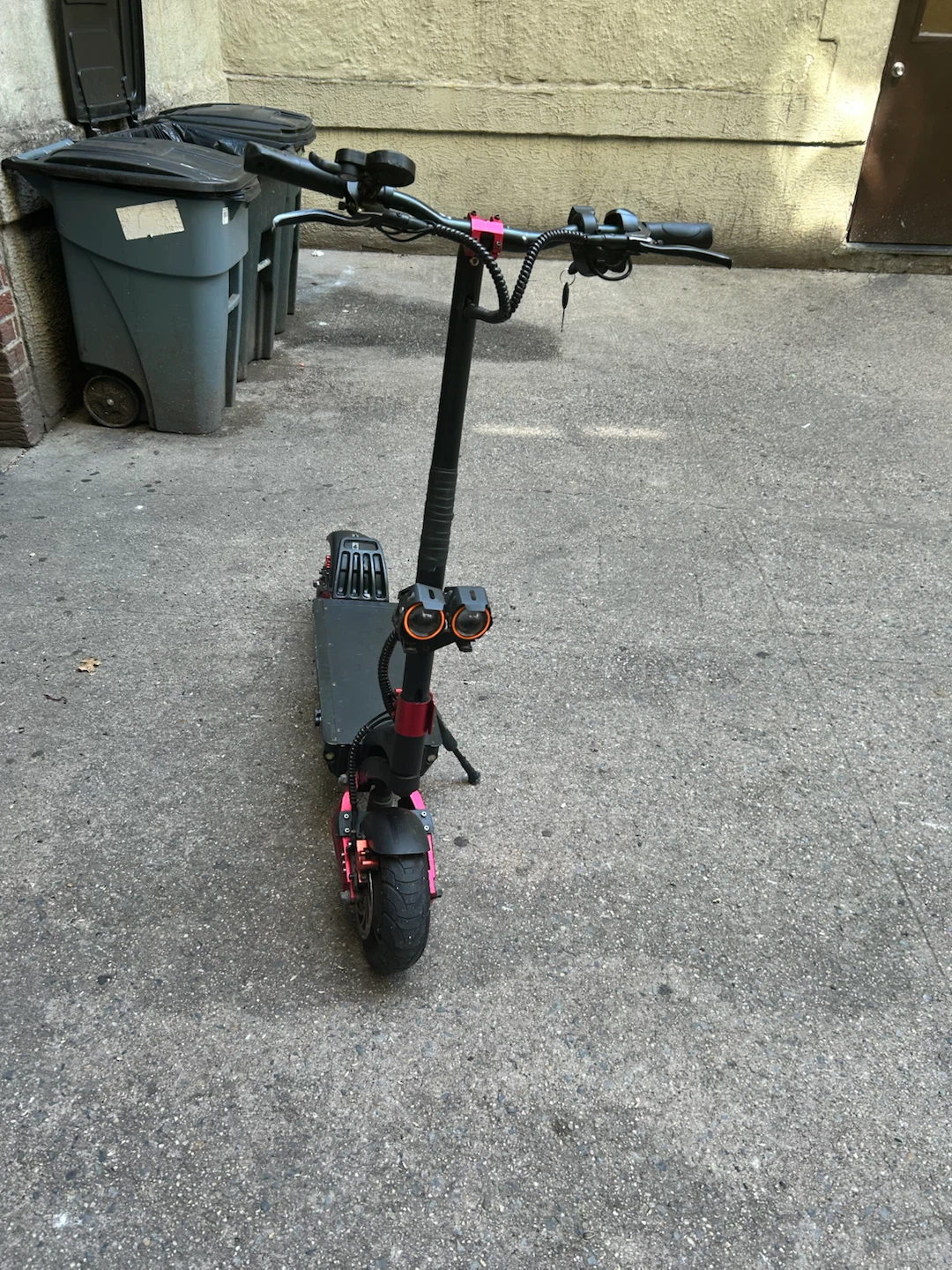 Electric Scooter with key and charger - photo 2