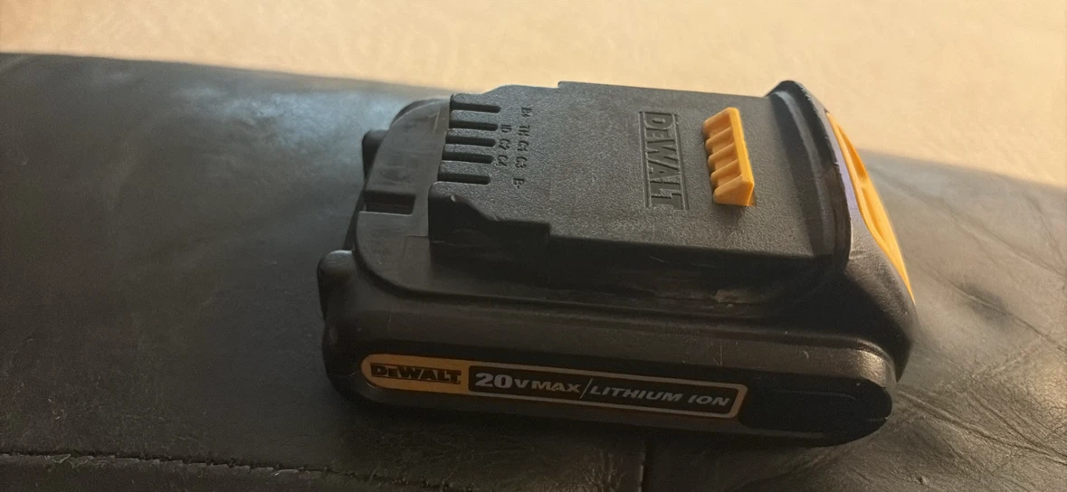 DEWALT 20V MAX Lithium Ion Battery