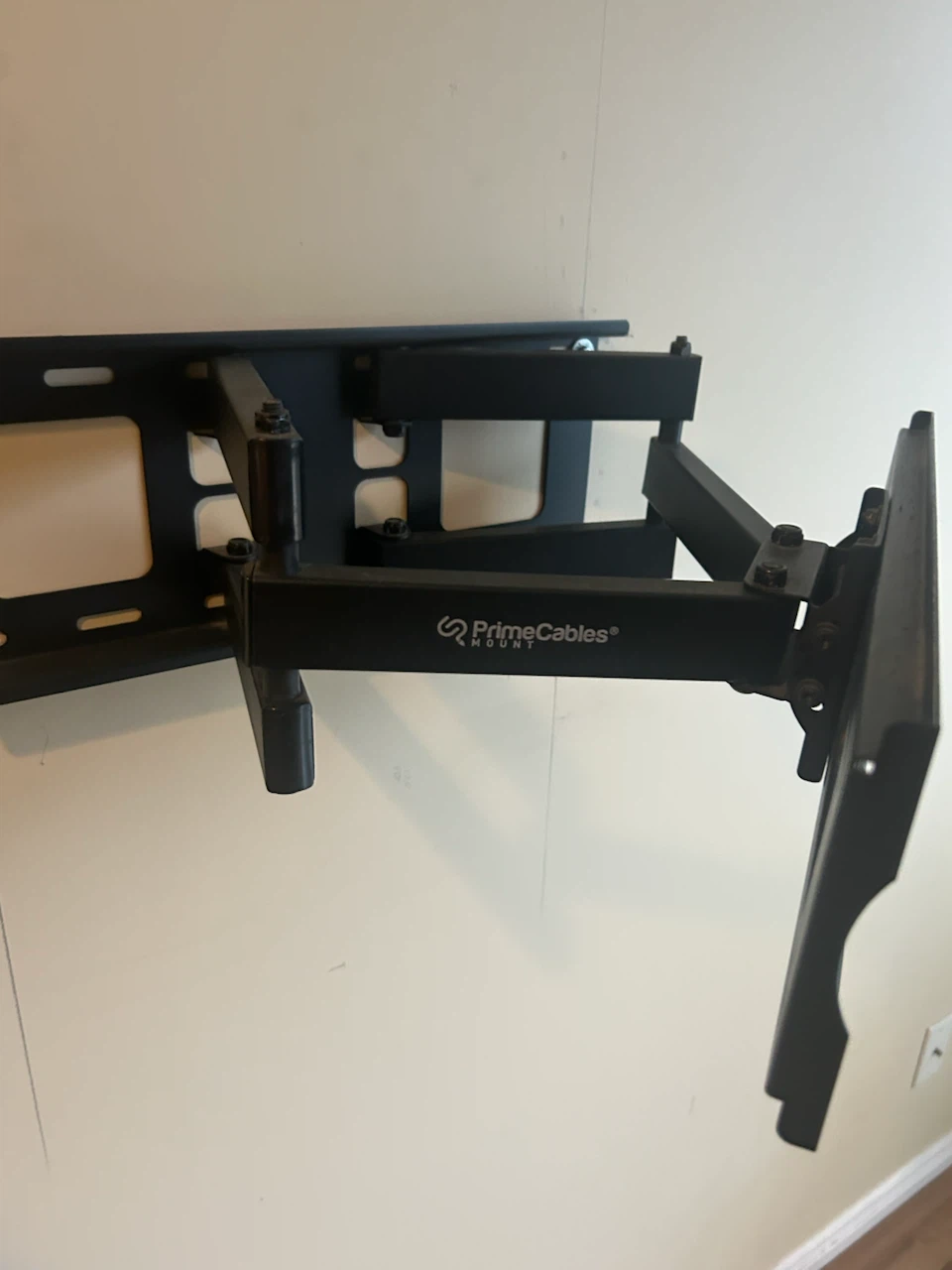 PrimeCables Full Motion TV Wall Mount
