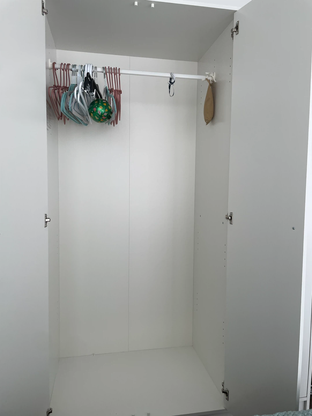 Moving sales: IKEA KLEPPSTAD 3 doors Wardrobe - photo 3