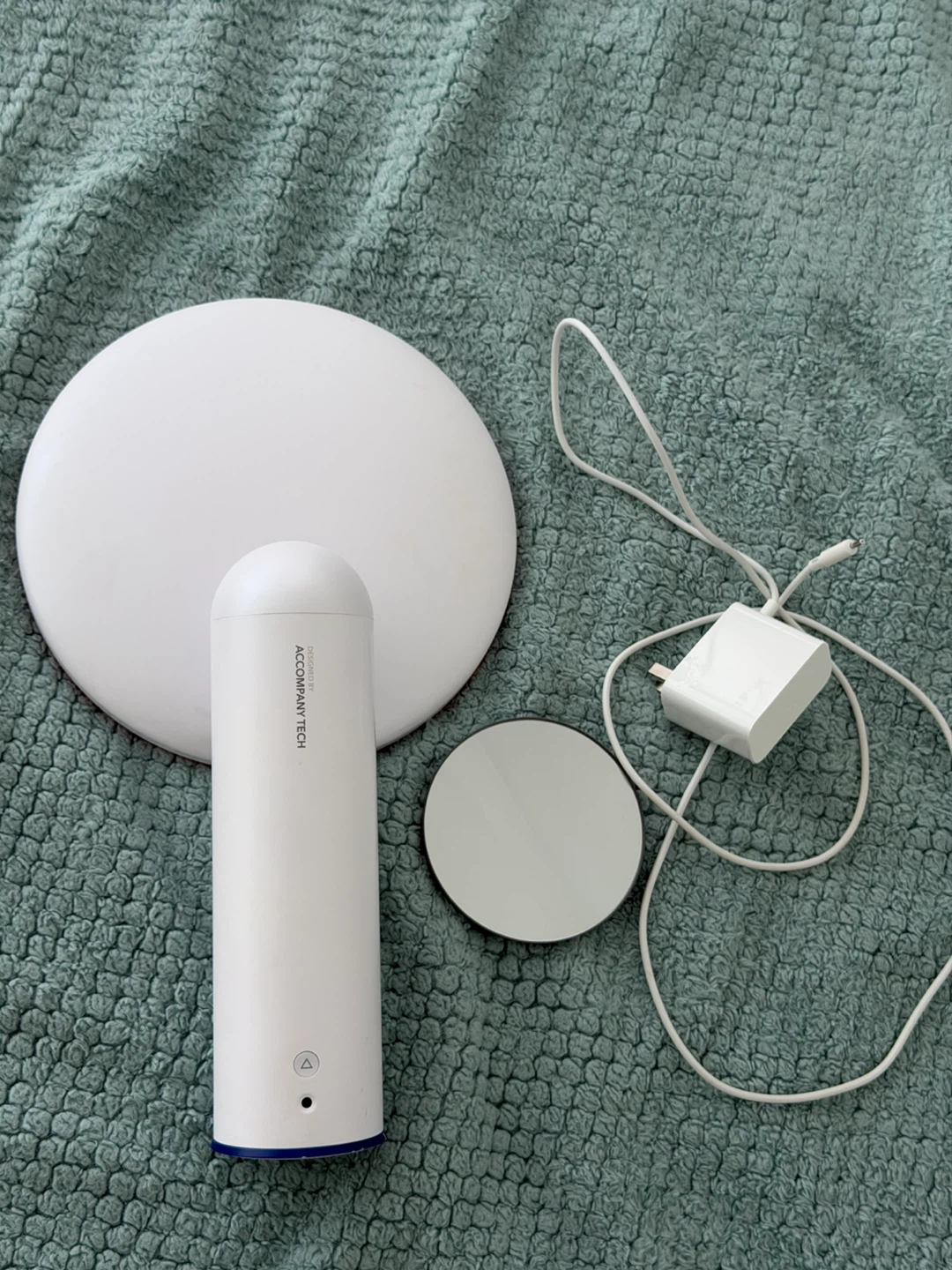 AMIRO LED Makeup Mirror with sensor, 10x Magnification mirror - photo 2