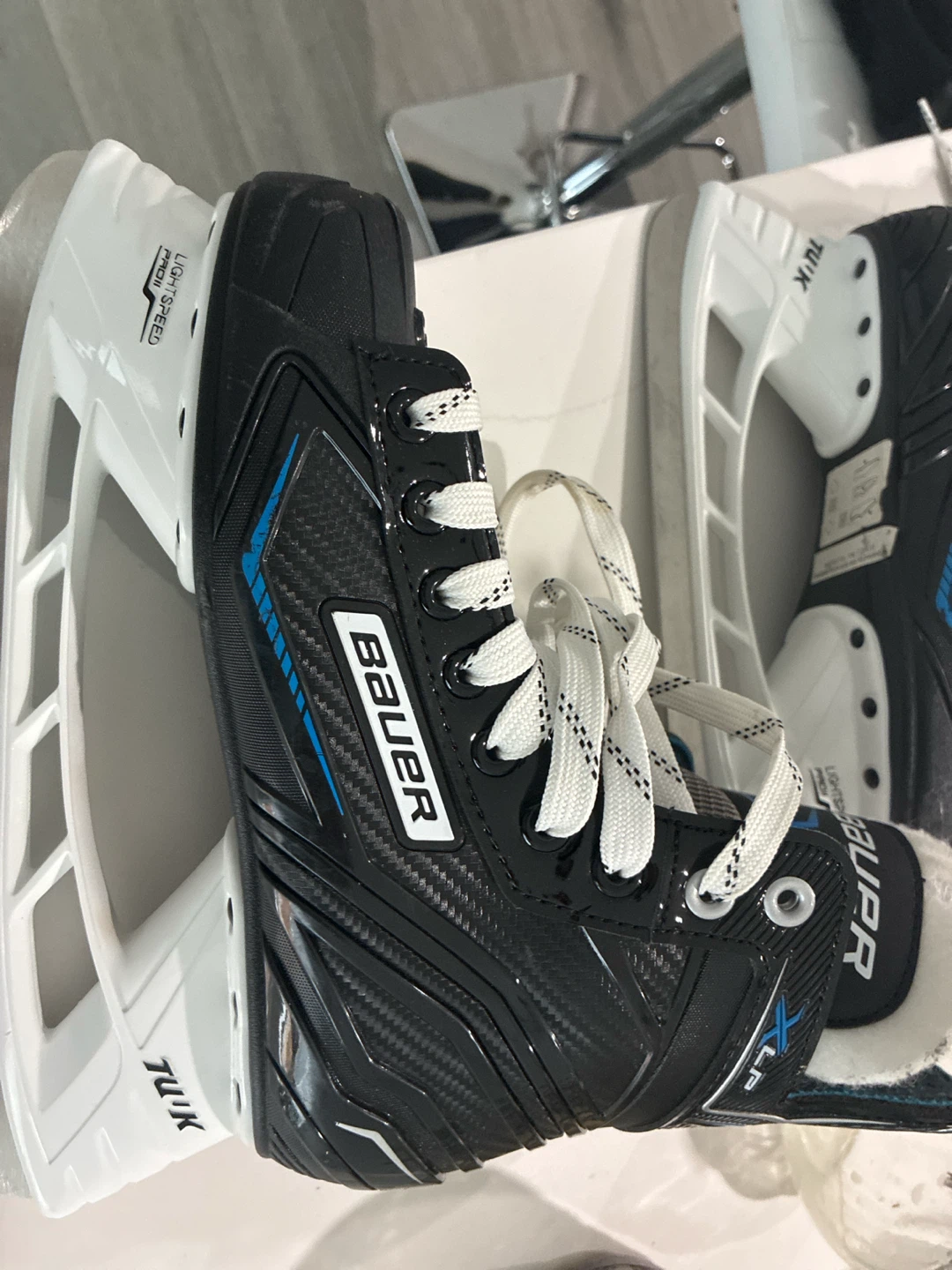 Bauer XLP Ice Skates - photo 3