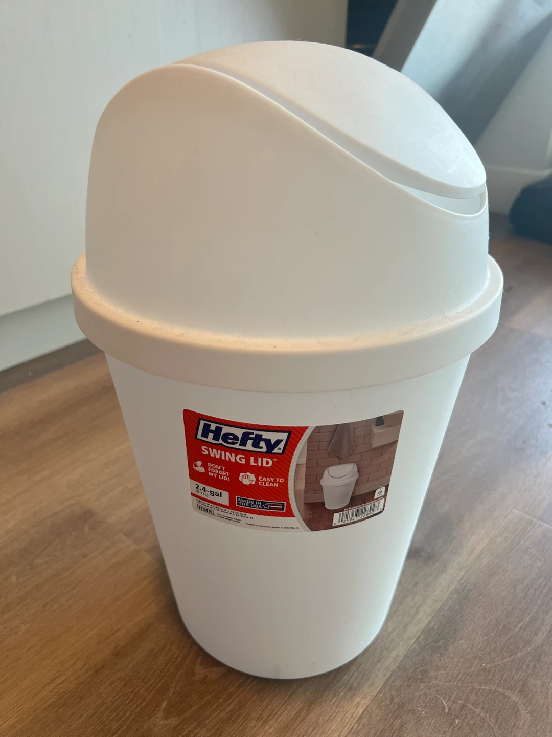 Hefty Swing Lid Trash Can