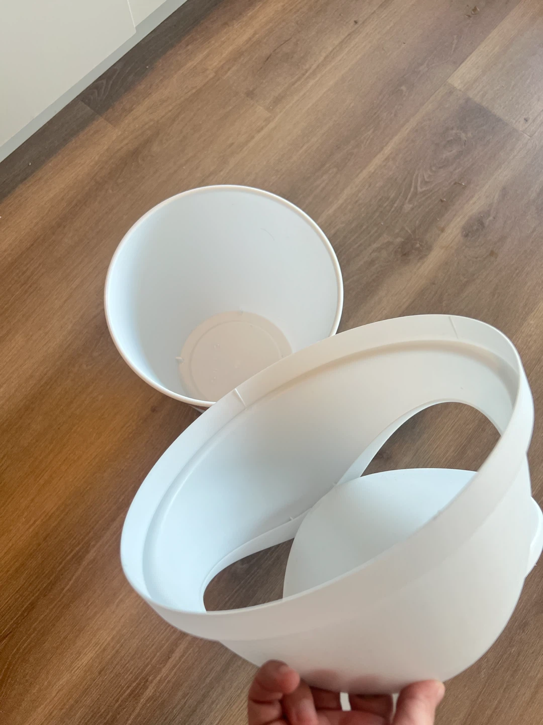Hefty Swing Lid Trash Can - photo 2