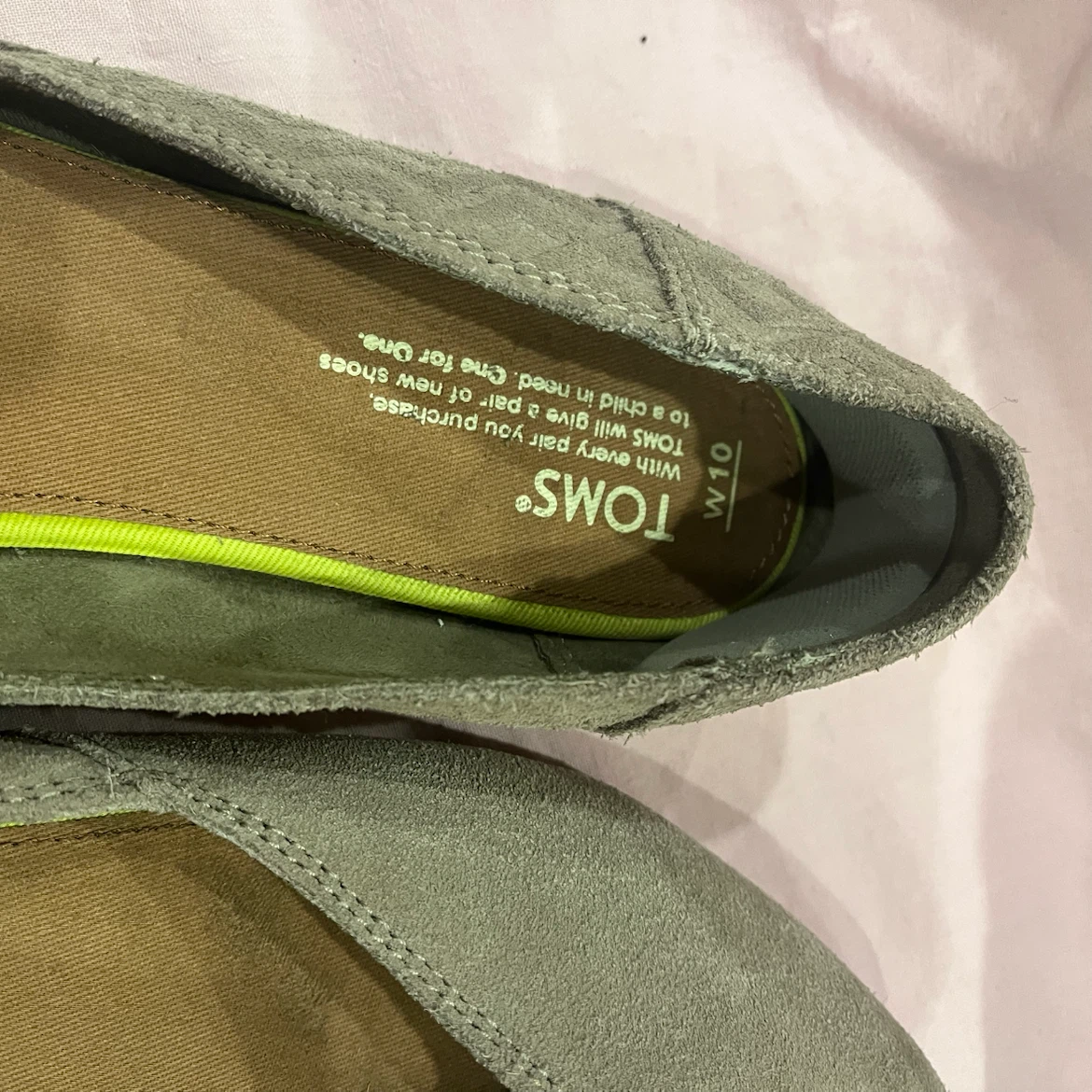 TOMS Women's Grey Suede Flats Size 10 - photo 2