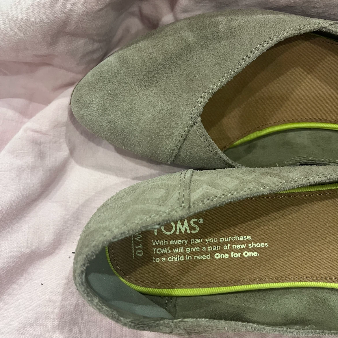 TOMS Women's Grey Suede Flats Size 10 - photo 4