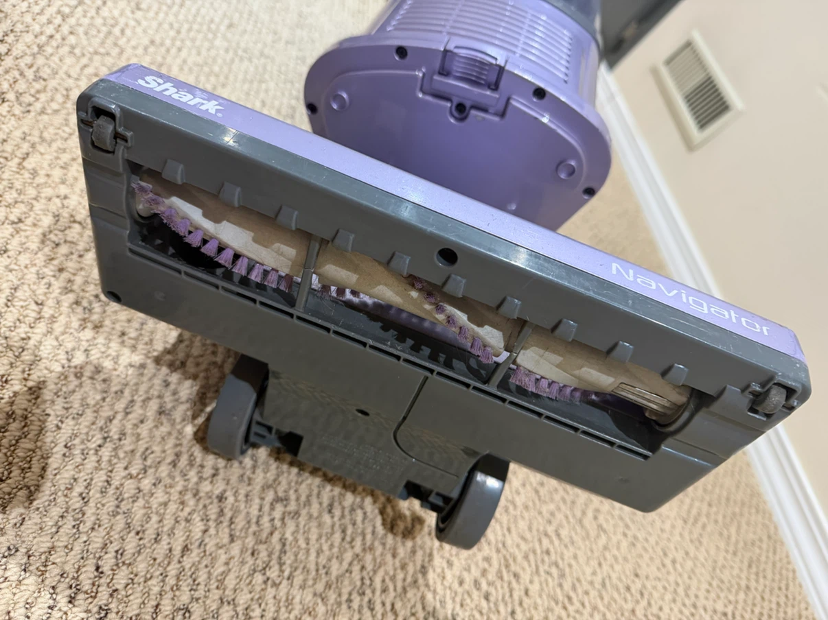 Shark Navigator Vacuum Cleaner - photo 4