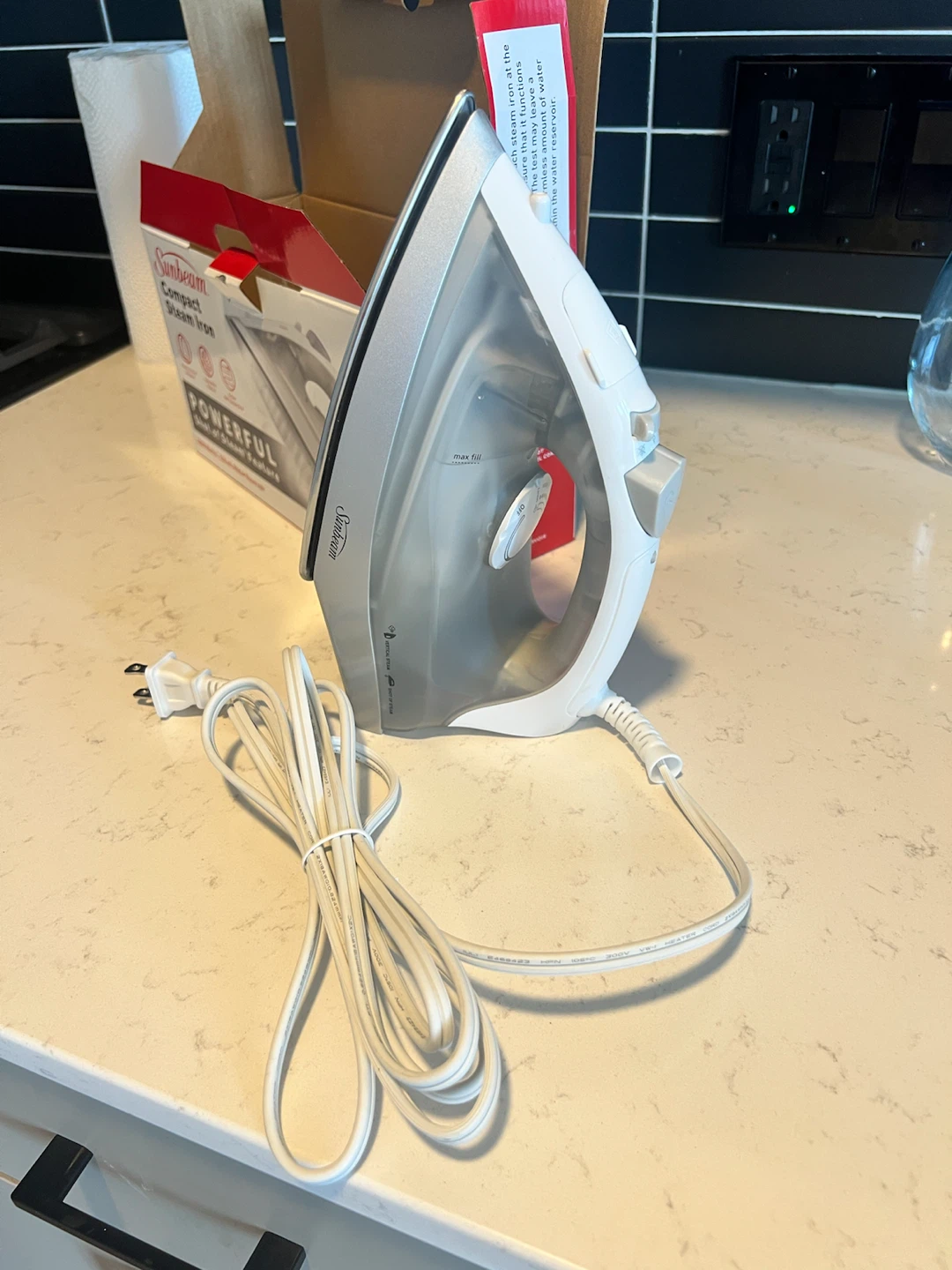Sunbeam Compact Steam Iron - photo 2