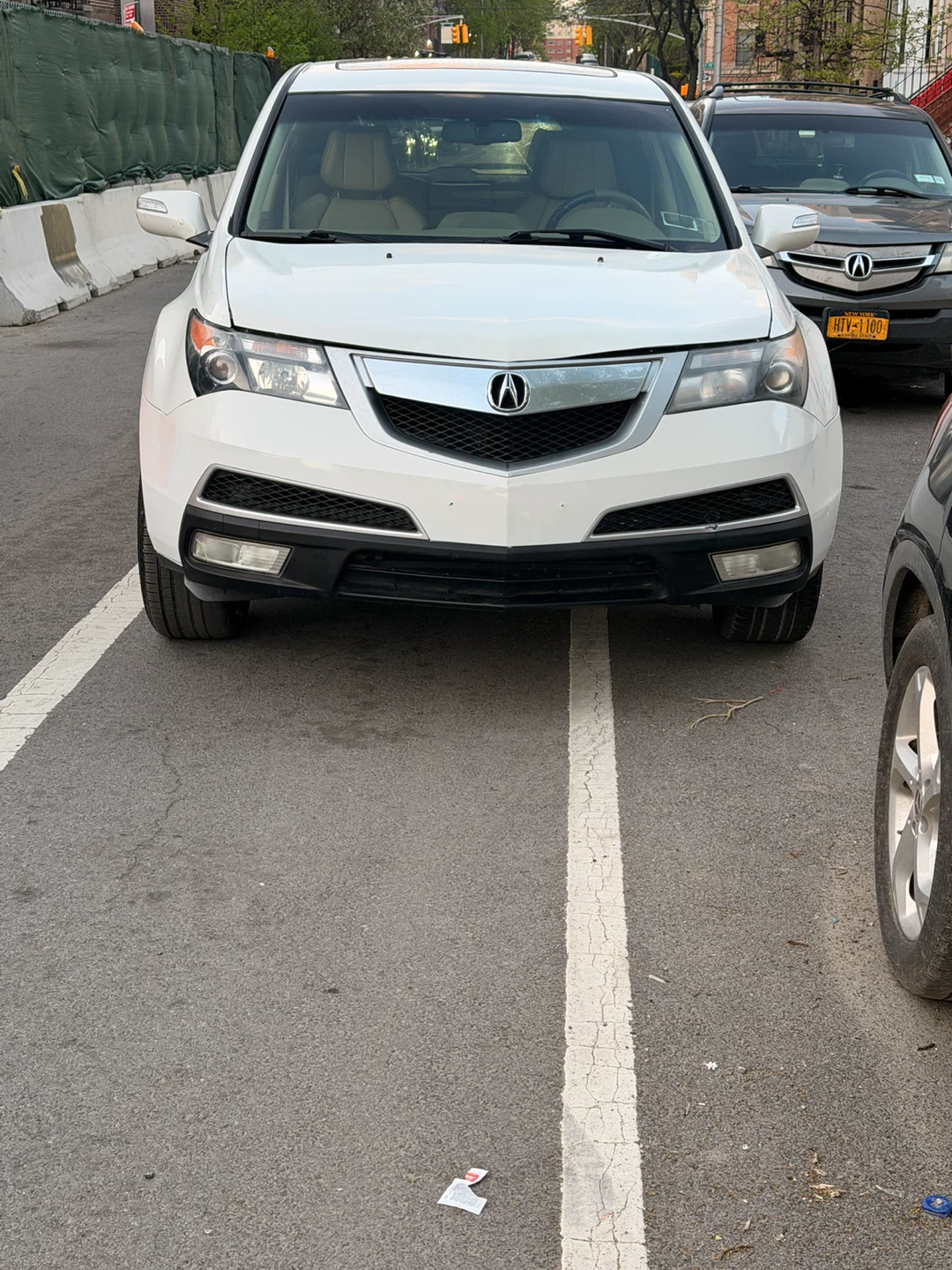 White Acura MDX SUV - photo 2
