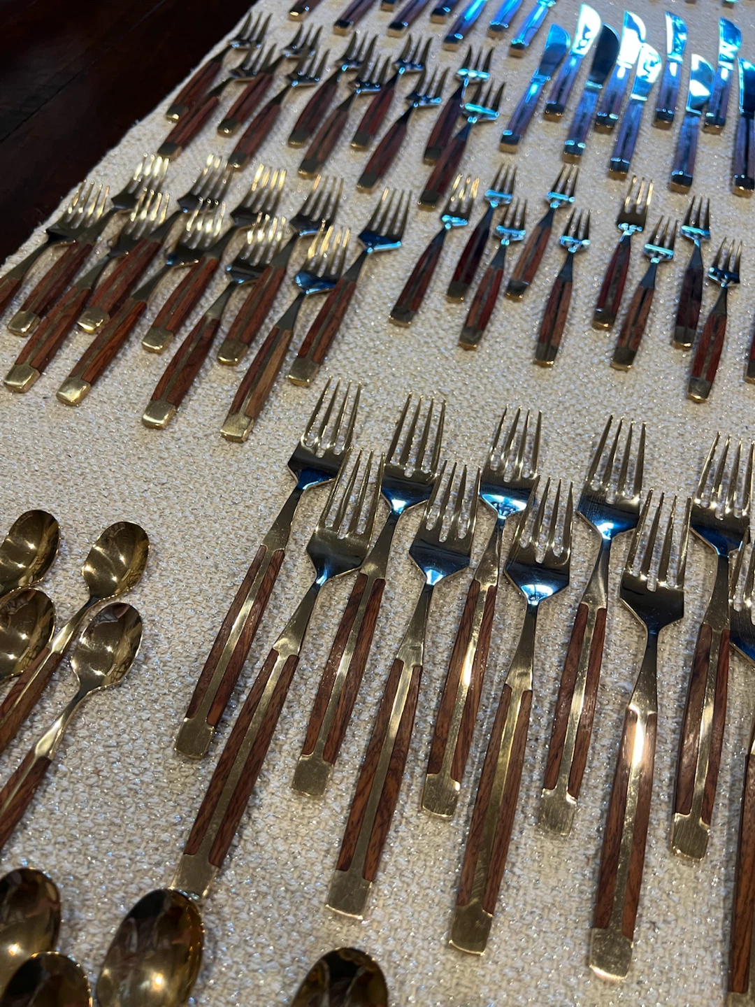 Vintage Mid-Century Modern 100-Piece Flatware Set - photo 3