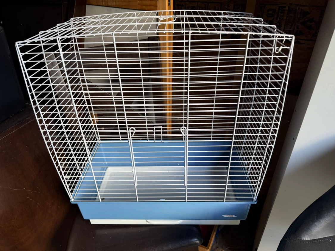 Two White Wire Small Animal/bird Cage with Blue Tray - photo 3