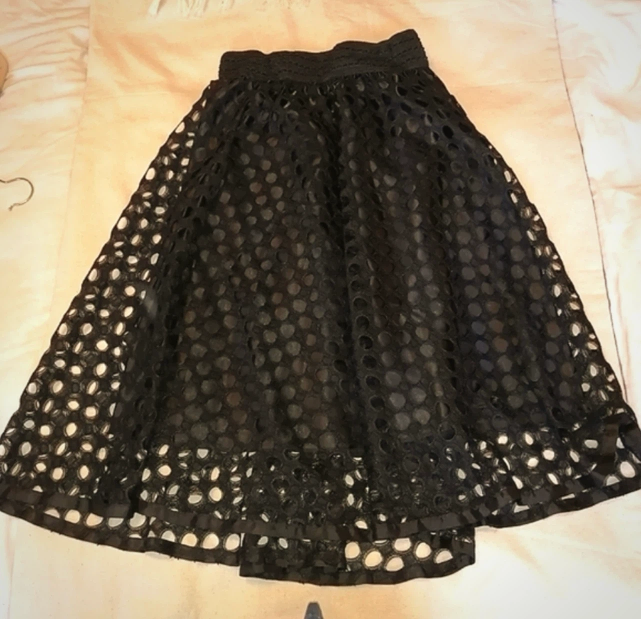 Black Circle Cut-out Eyelet Lace A-Line Midi Skirt size M - photo 3