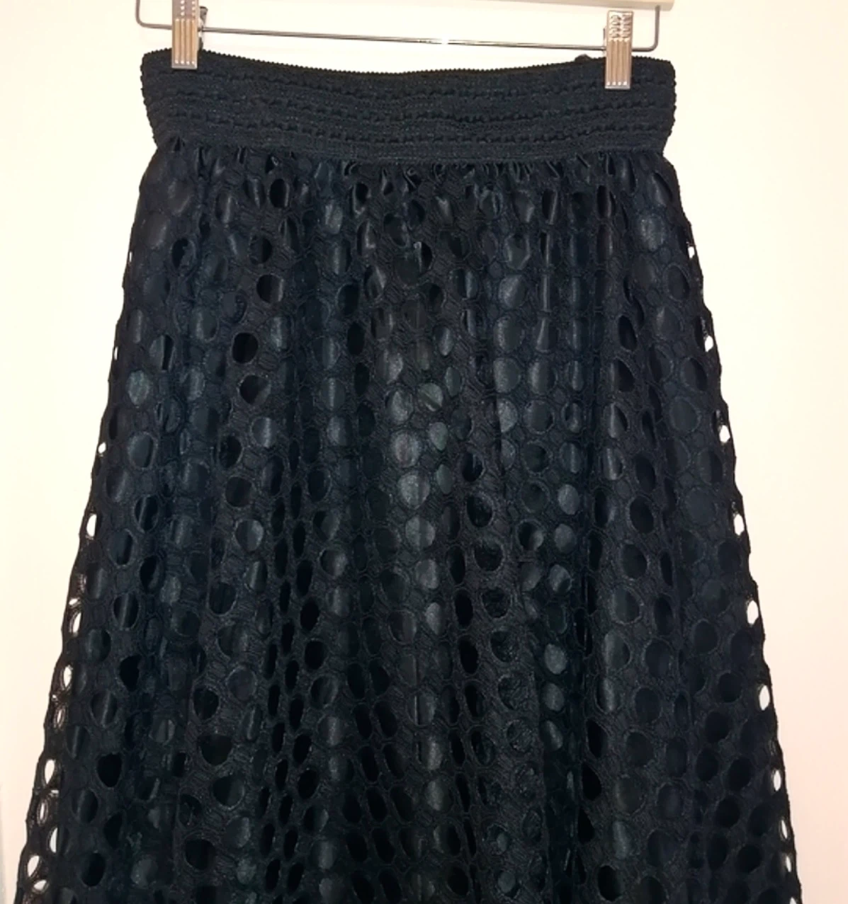 Black Circle Cut-out Eyelet Lace A-Line Midi Skirt size M - photo 4