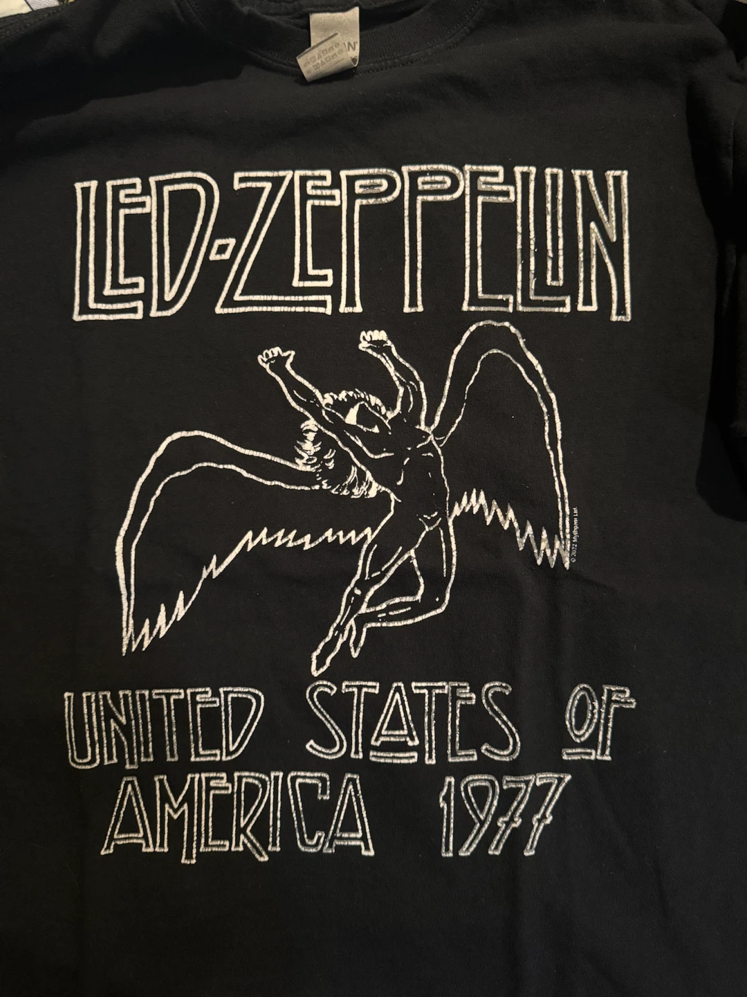 Band T-Shirts and 1 Beanie - photo 2