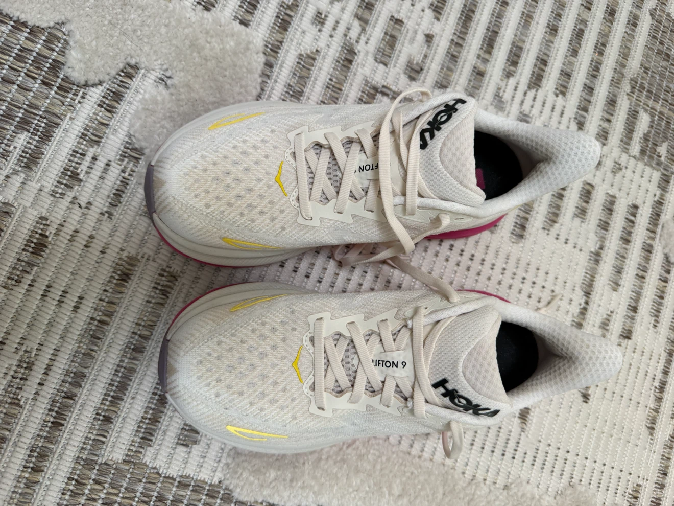 Hoka Clifton 9 running shoes - photo 2