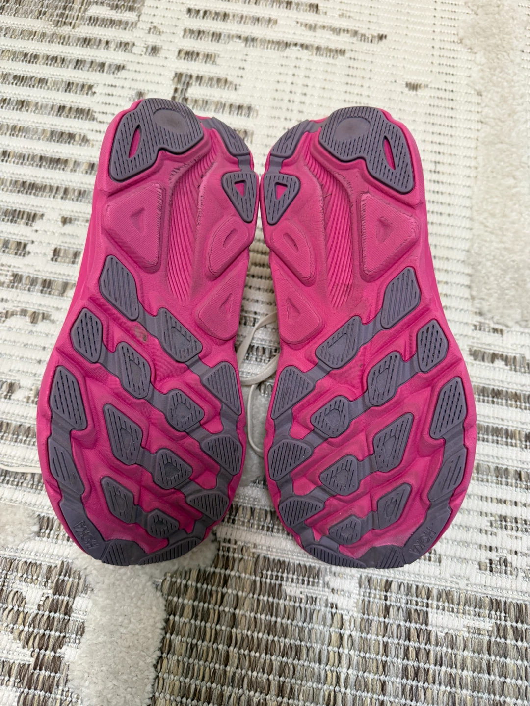 Hoka Clifton 9 running shoes - photo 4