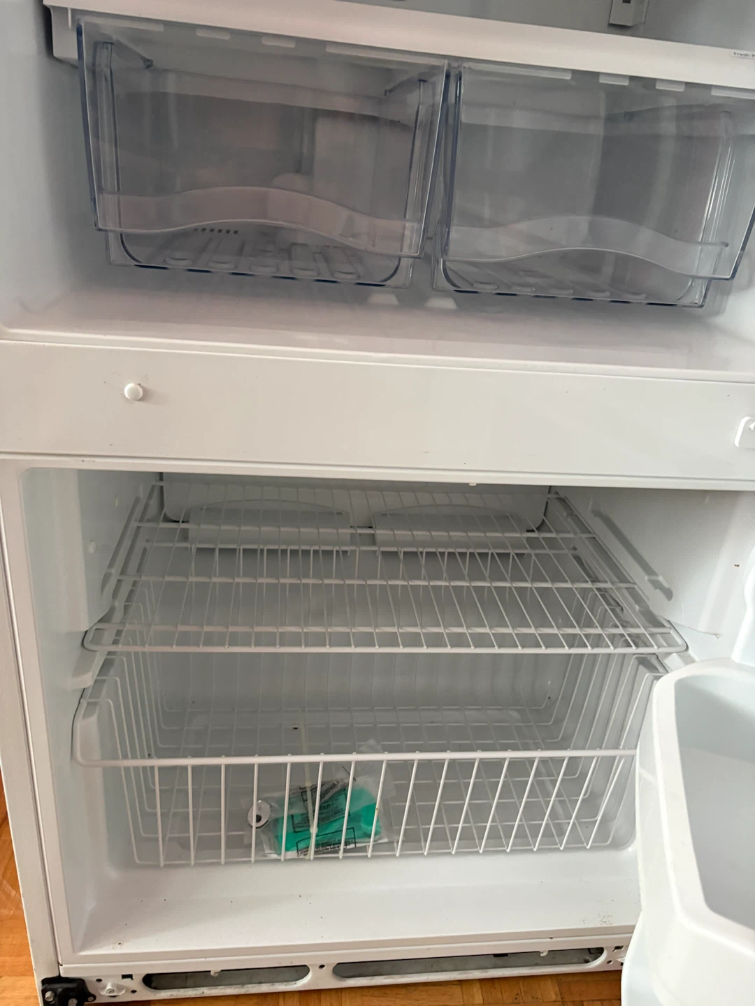 GE Household Button-Freezer Refrigerator - photo 2