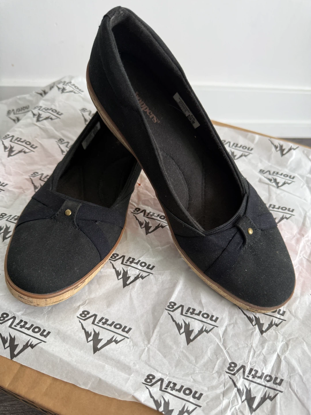 Grasshoppers Women's Black Canvas Wedge Flats