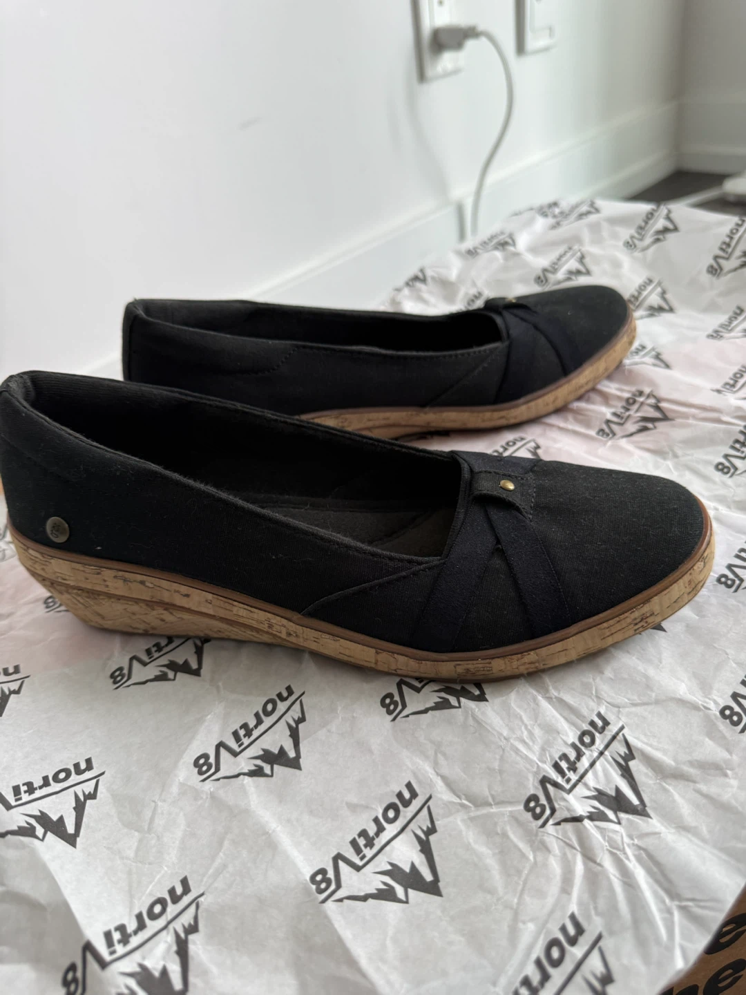Grasshoppers Women's Black Canvas Wedge Flats - photo 2