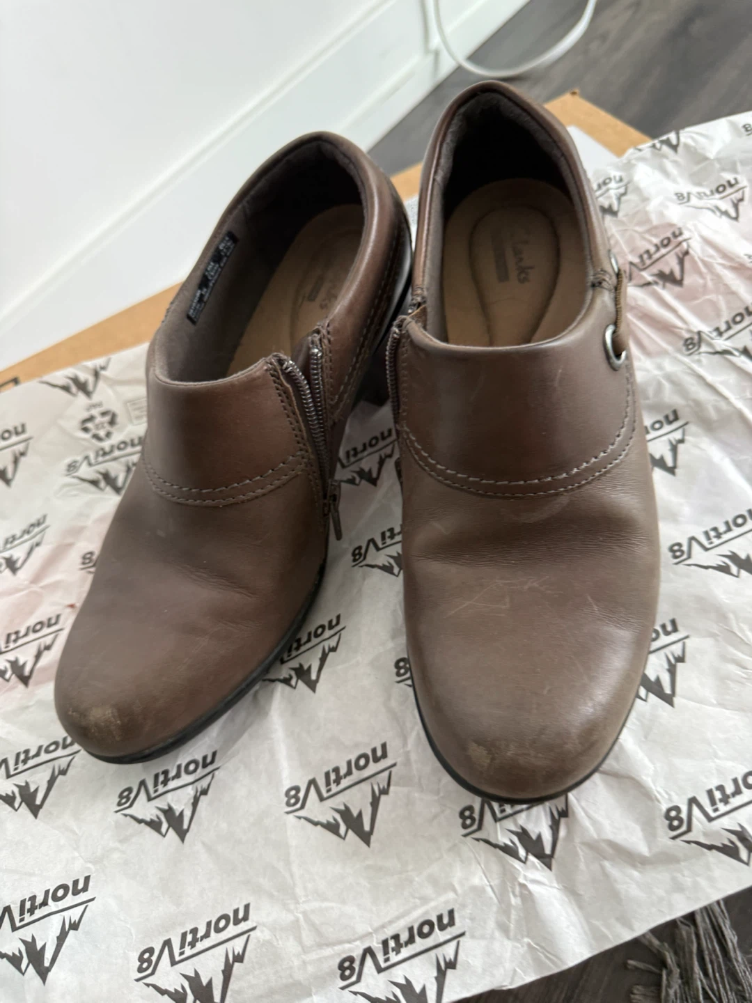 Clarks Brown Leather Ankle Boots - Size 7.5
