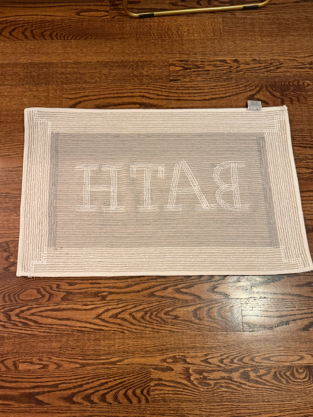 Bath Mat used for staging - photo 2