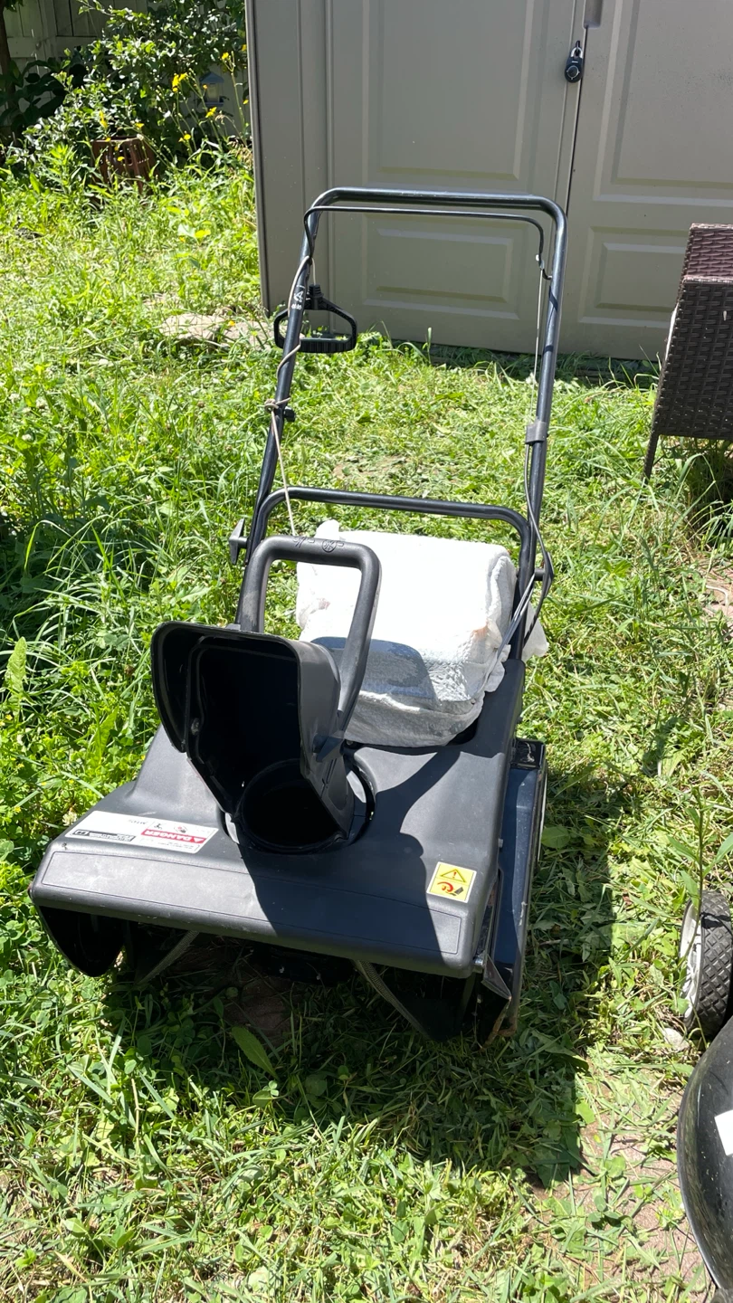 MTD Snow Thrower 31AM2N1B516