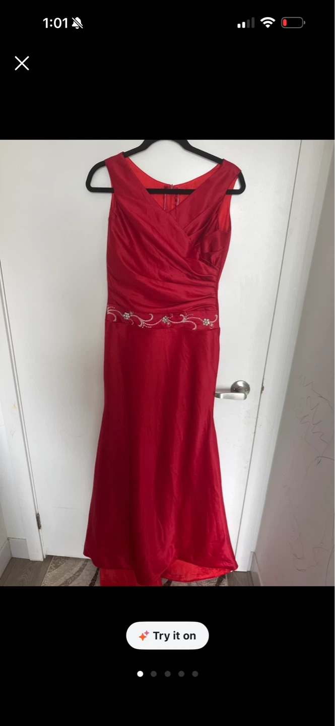 Red Beaded Formal Gown - photo 2