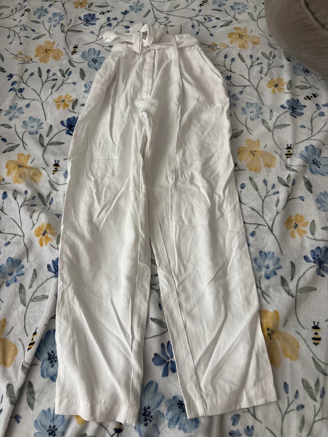 DYNAMITE white high-waisted wide-leg pants size 2