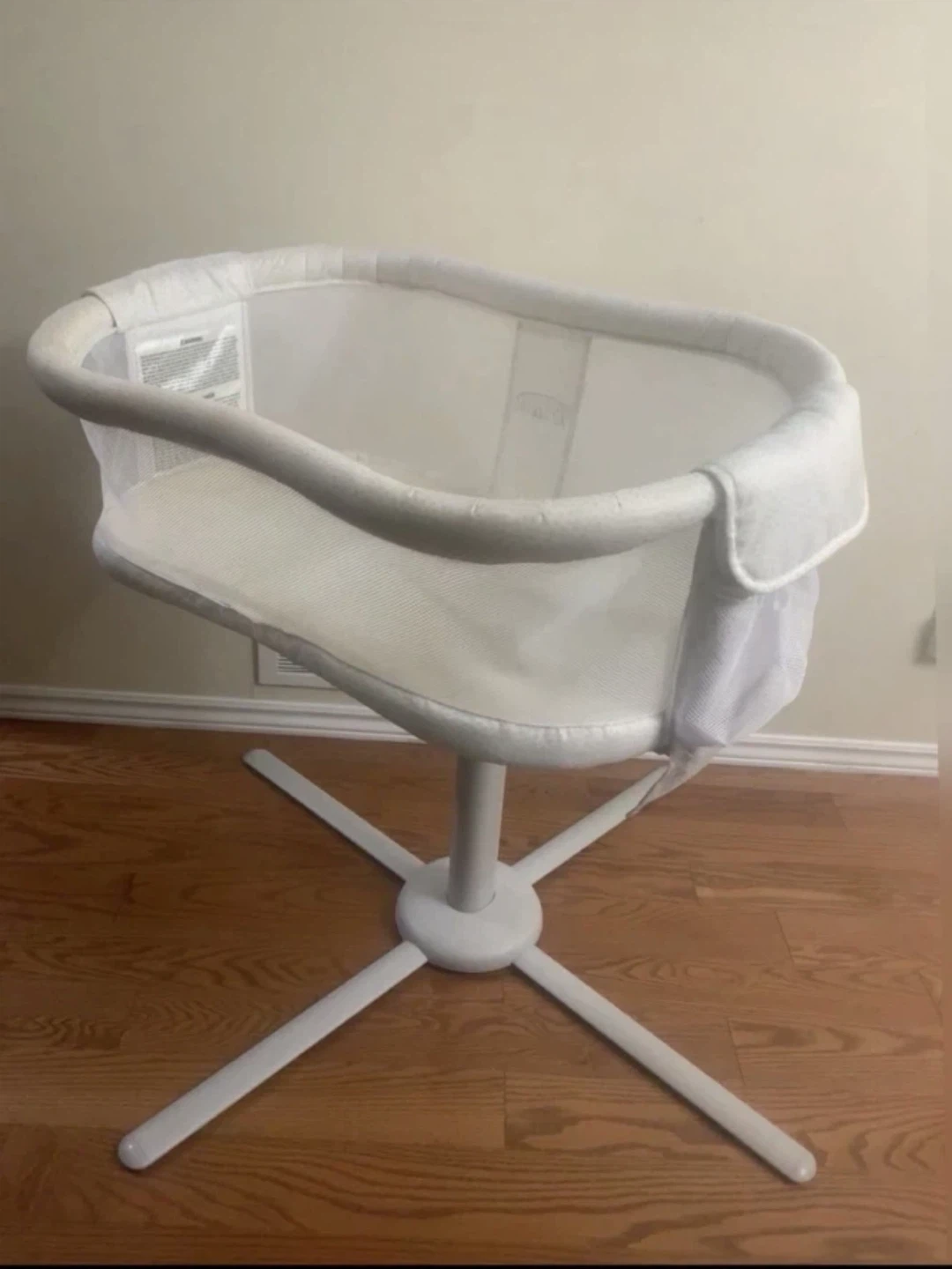 Halo Bassinest Swivel Sleeper — $40 - photo 2