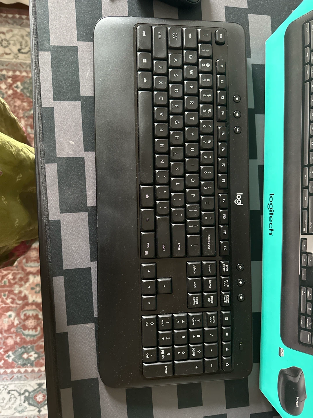 Logitech Complete Wireless Combo 2 Keyboard and Mouse - photo 2