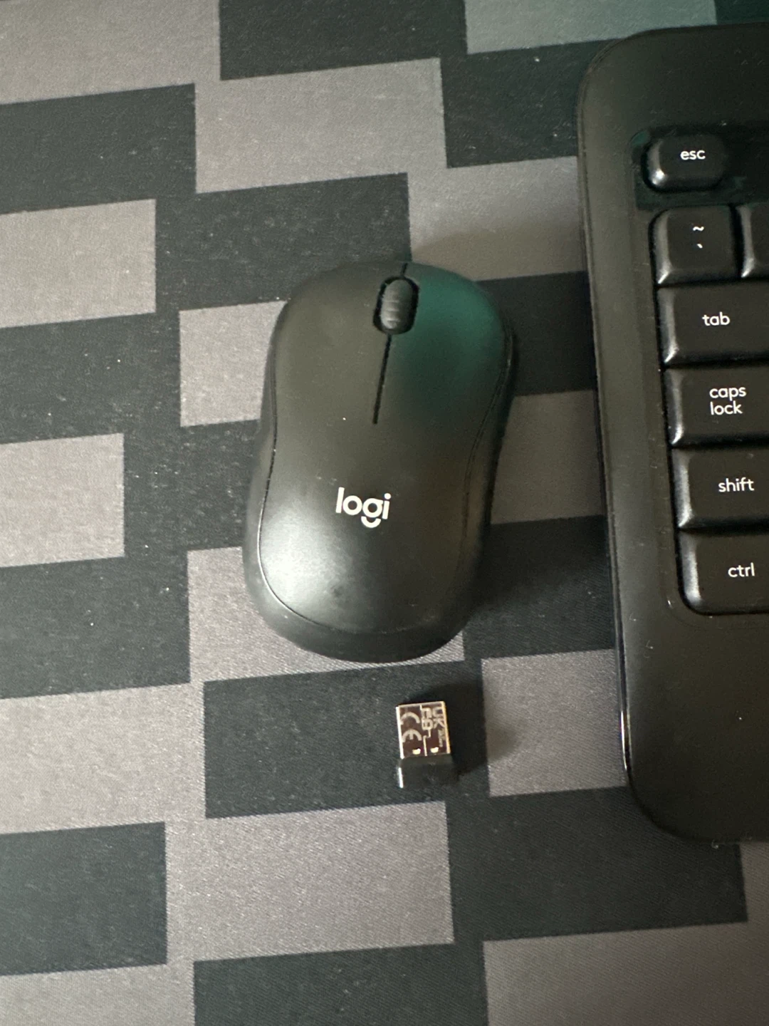 Logitech Complete Wireless Combo 2 Keyboard and Mouse - photo 3