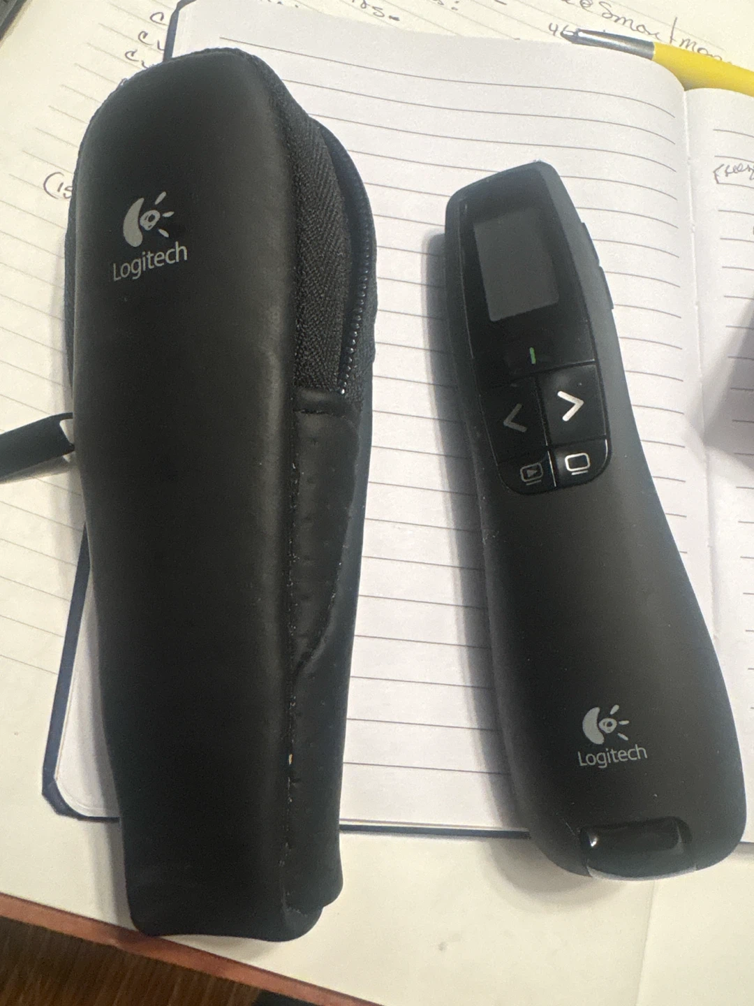 Logitech Wireless Presenter with Case