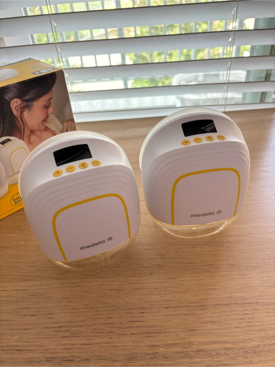 Medela Melody InBra Wearable Breast Pump + Free Nursing Pads ⭐